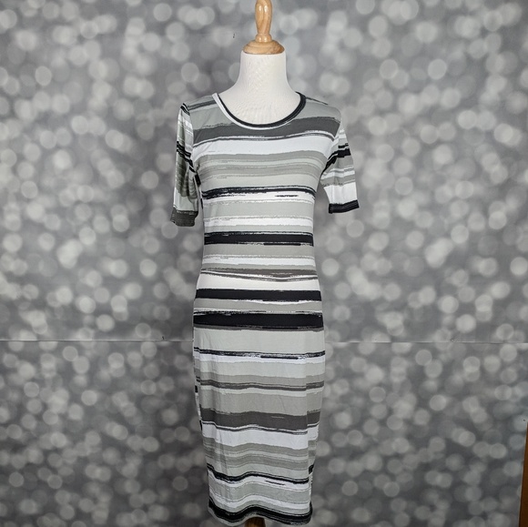 LuLaRoe Dresses & Skirts - LuLaRoe Striped Julia Dress